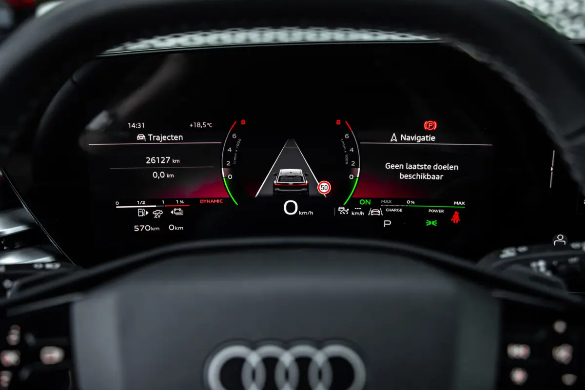 Avant 2.0 quattro S edition 299PK | Panorama Dak | 360 Camera | Stoelverw. voor | Bijrijders Display | Sfeerverlichting