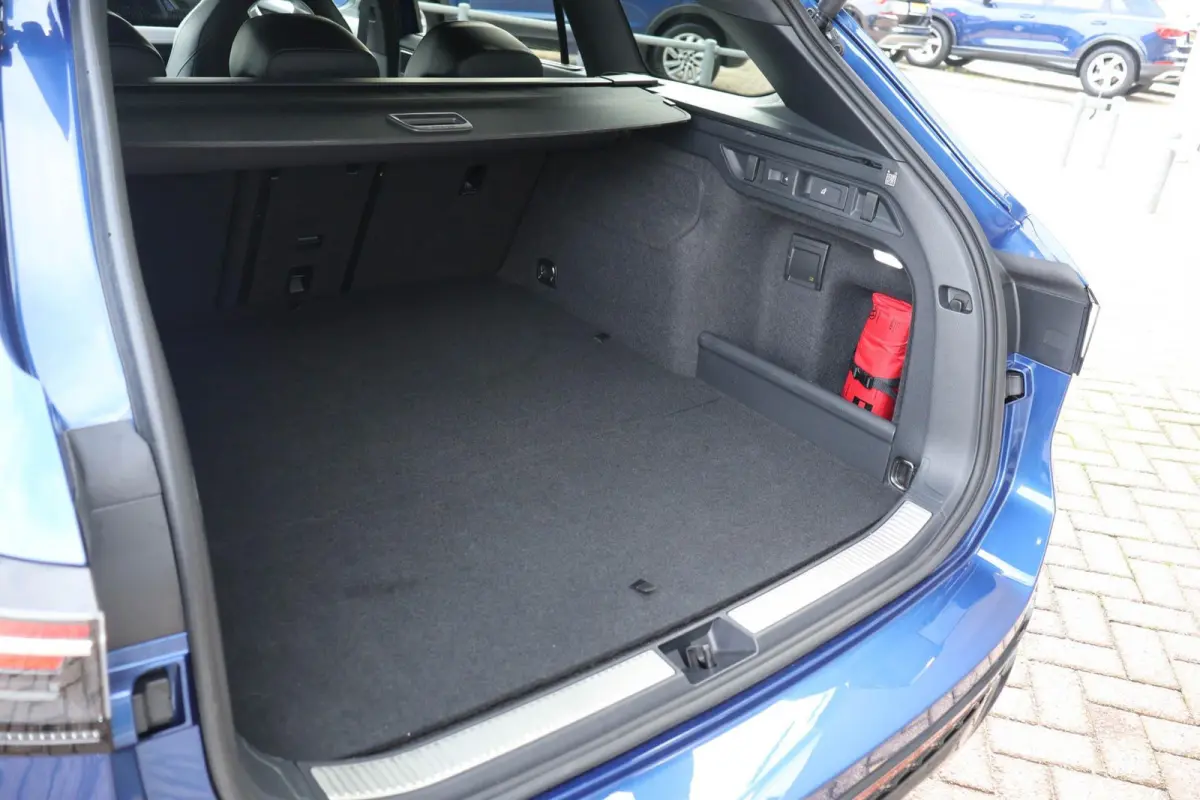 1.5 eHybrid 272pk R-Line Edition | SoH 99% | Trekhaak | 360 Camera | Head-up | Stoelmemory