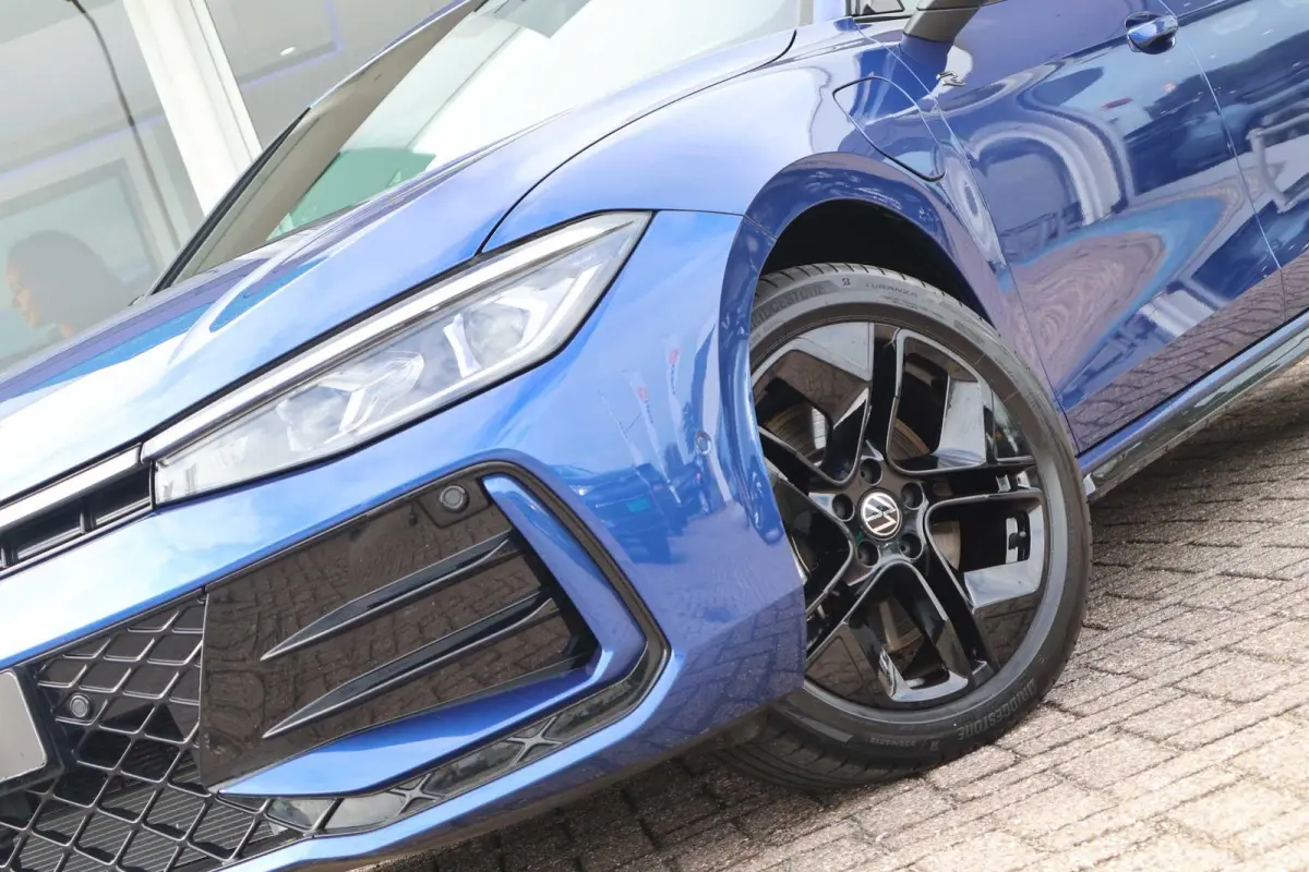 1.5 eHybrid 272pk R-Line Edition | SoH 99% | Trekhaak | 360 Camera | Head-up | Stoelmemory