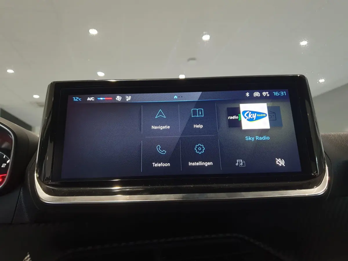 100PK Active Airco | Full Map Navigatie | Apple Carplay / Android Auto | Parkeersensoren | Cruise Control