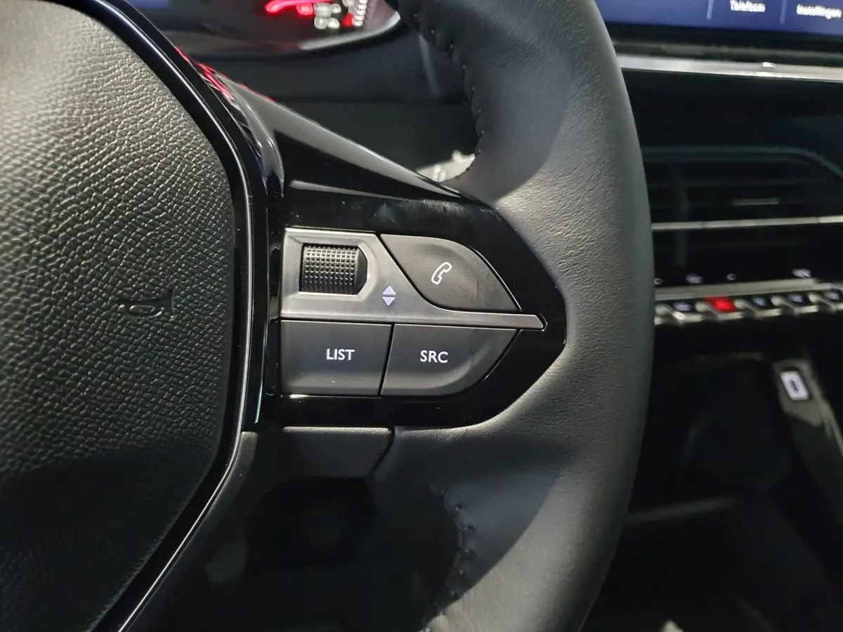 100PK Active Airco | Full Map Navigatie | Apple Carplay / Android Auto | Parkeersensoren | Cruise Control