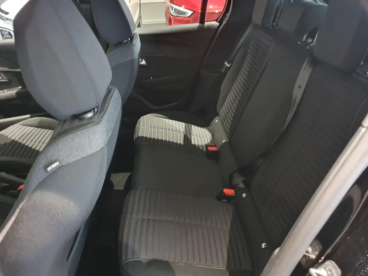 100PK Active Airco | Full Map Navigatie | Apple Carplay / Android Auto | Parkeersensoren | Cruise Control