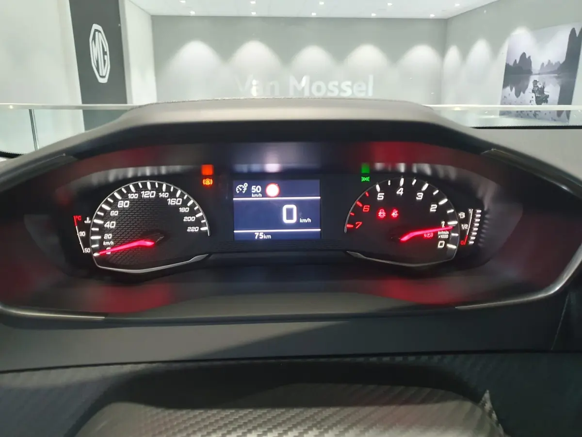 100PK Active Airco | Full Map Navigatie | Apple Carplay / Android Auto | Parkeersensoren | Cruise Control