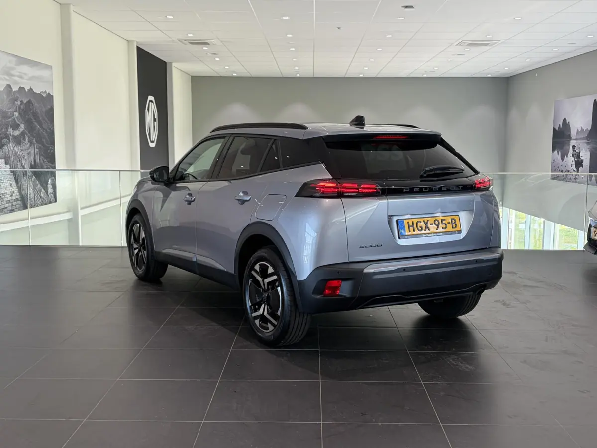 1.2 100 pk Allure Luxe | Hoge Instap! | Climate Control | Navigatie | Apple Carplay / Android Auto | Parkeersensoren