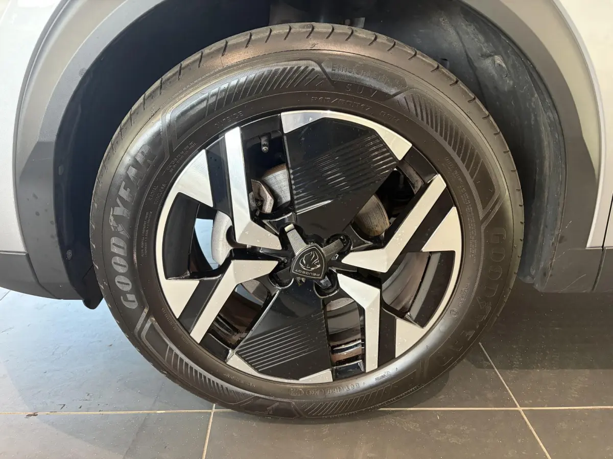 1.2 100 pk Allure Luxe | Hoge Instap! | Climate Control | Navigatie | Apple Carplay / Android Auto | Parkeersensoren