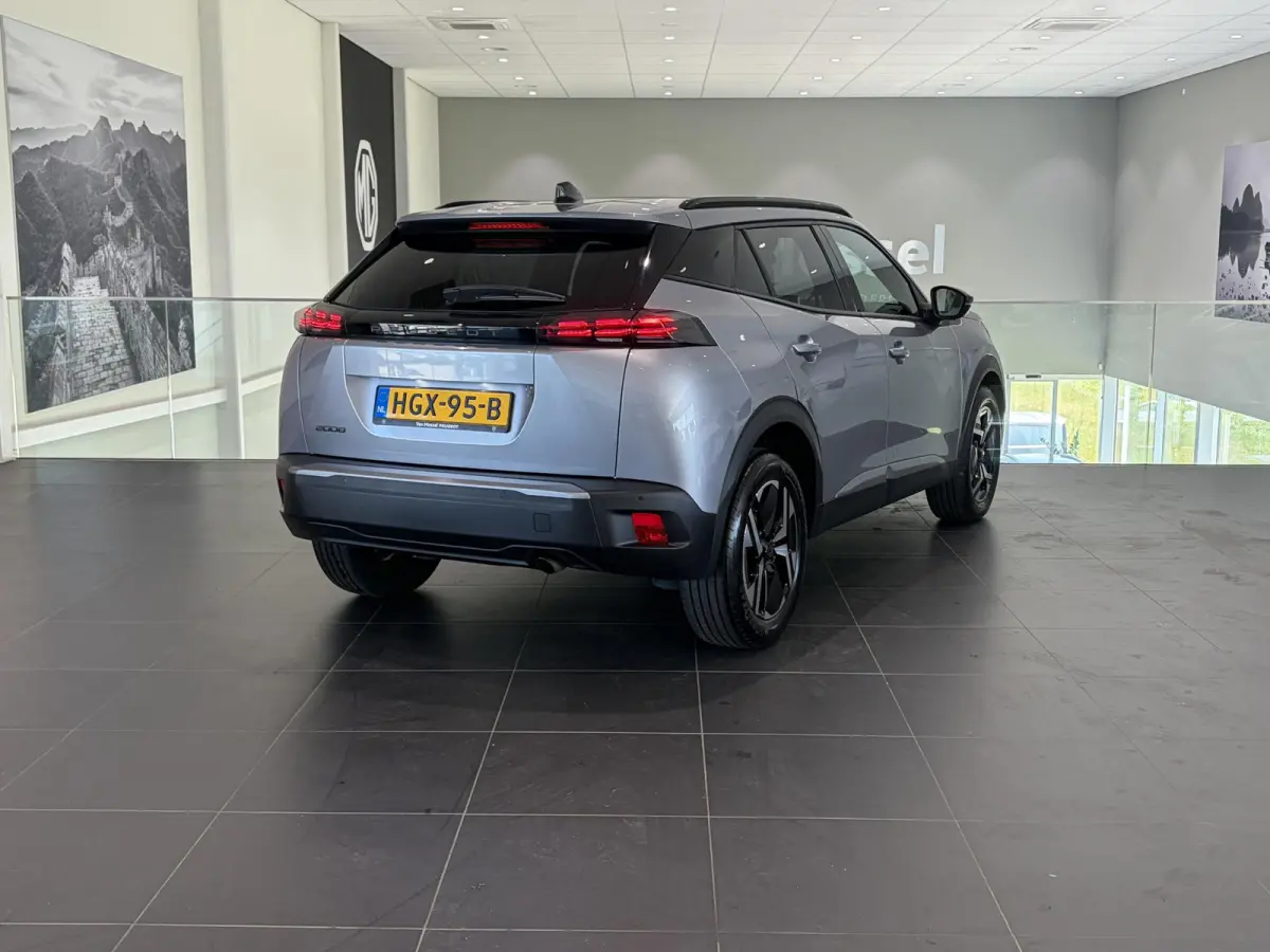 1.2 100 pk Allure Luxe | Hoge Instap! | Climate Control | Navigatie | Apple Carplay / Android Auto | Parkeersensoren