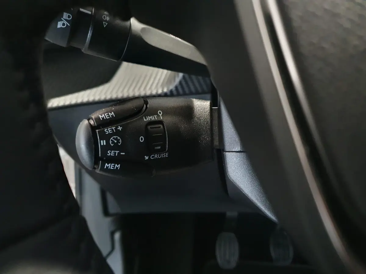 100PK Active Climate Control | Full Map Navigatie | Apple Carplay / Android Auto | Camera | Parkeersensoren