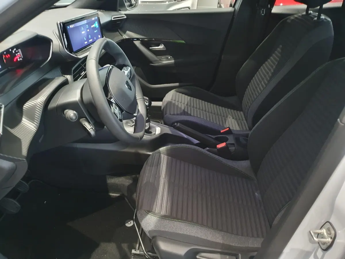 100PK Active Climate Control | Full Map Navigatie | Apple Carplay / Android Auto | Camera | Parkeersensoren