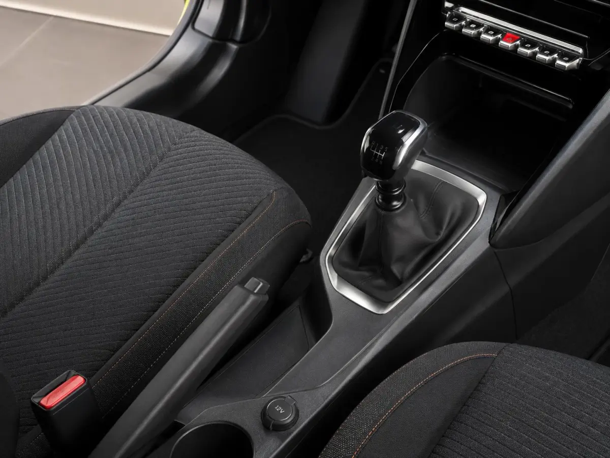 1.2 PureTech 100 Style | Navigatie | Apple Carplay/Android Auto | Parkeersensoren |