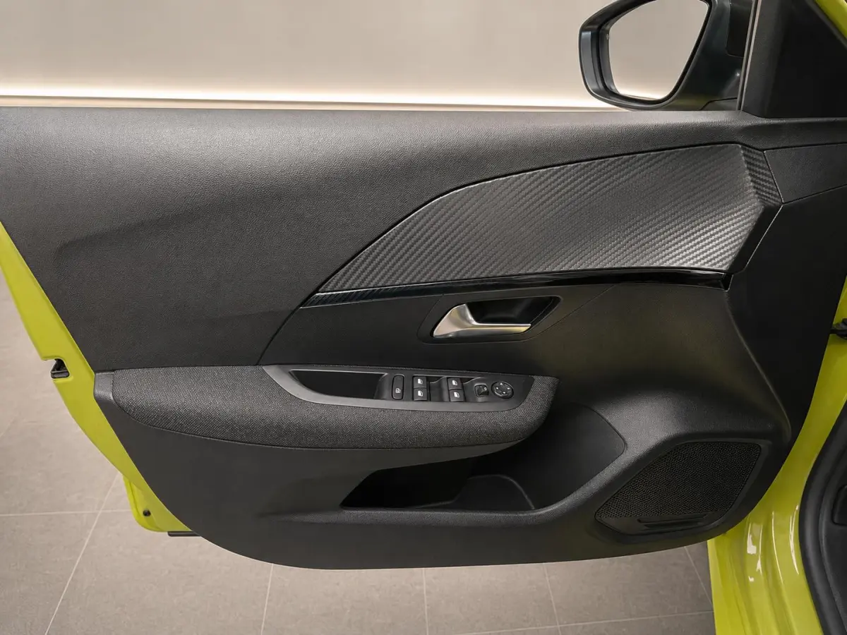 1.2 PureTech 100 Style | Navigatie | Apple Carplay/Android Auto | Parkeersensoren |