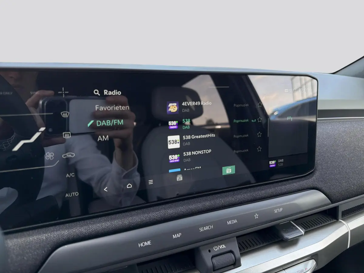 GT-Line Business Edition 81.4 kWh | Black Edition | Ambient lighting | 20" Lichtmtalen velgen | Privacy Glass | GT-Line interieur | Stoel- en stuurwielverwarming |