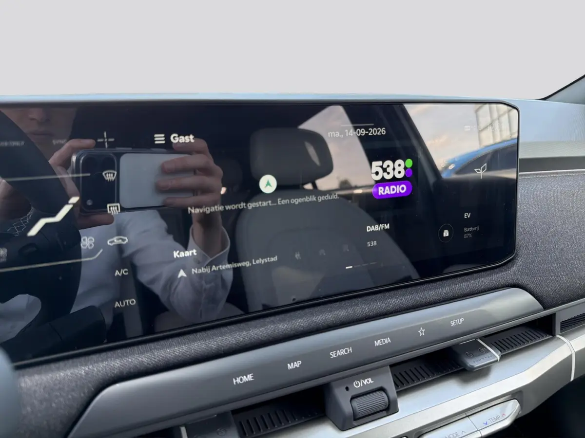GT-Line Business Edition 81.4 kWh | Black Edition | Ambient lighting | 20" Lichtmtalen velgen | Privacy Glass | GT-Line interieur | Stoel- en stuurwielverwarming |