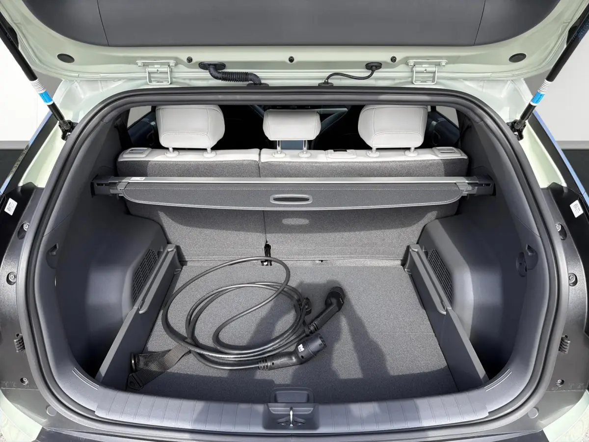 GT-Line Business Edition 81.4 kWh | Black Edition | Ambient lighting | 20" Lichtmtalen velgen | Privacy Glass | GT-Line interieur | Stoel- en stuurwielverwarming |