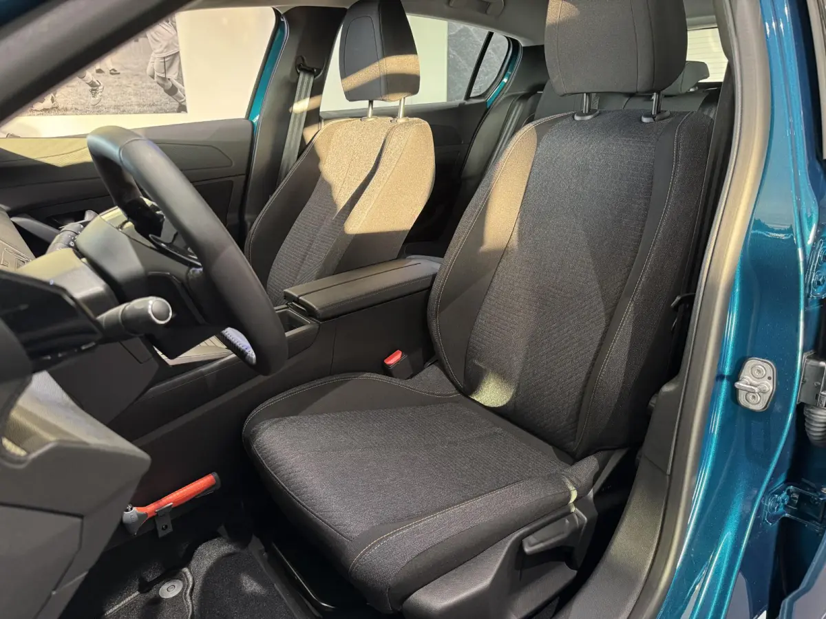 1.2 Hybrid 145 e-DCS6 Style | Automaat | Climate Control | Full Map Navigatie | Apple Carplay / Android Auto | Parkeersensoren Achter | Lichtmetalen Velgen 16"