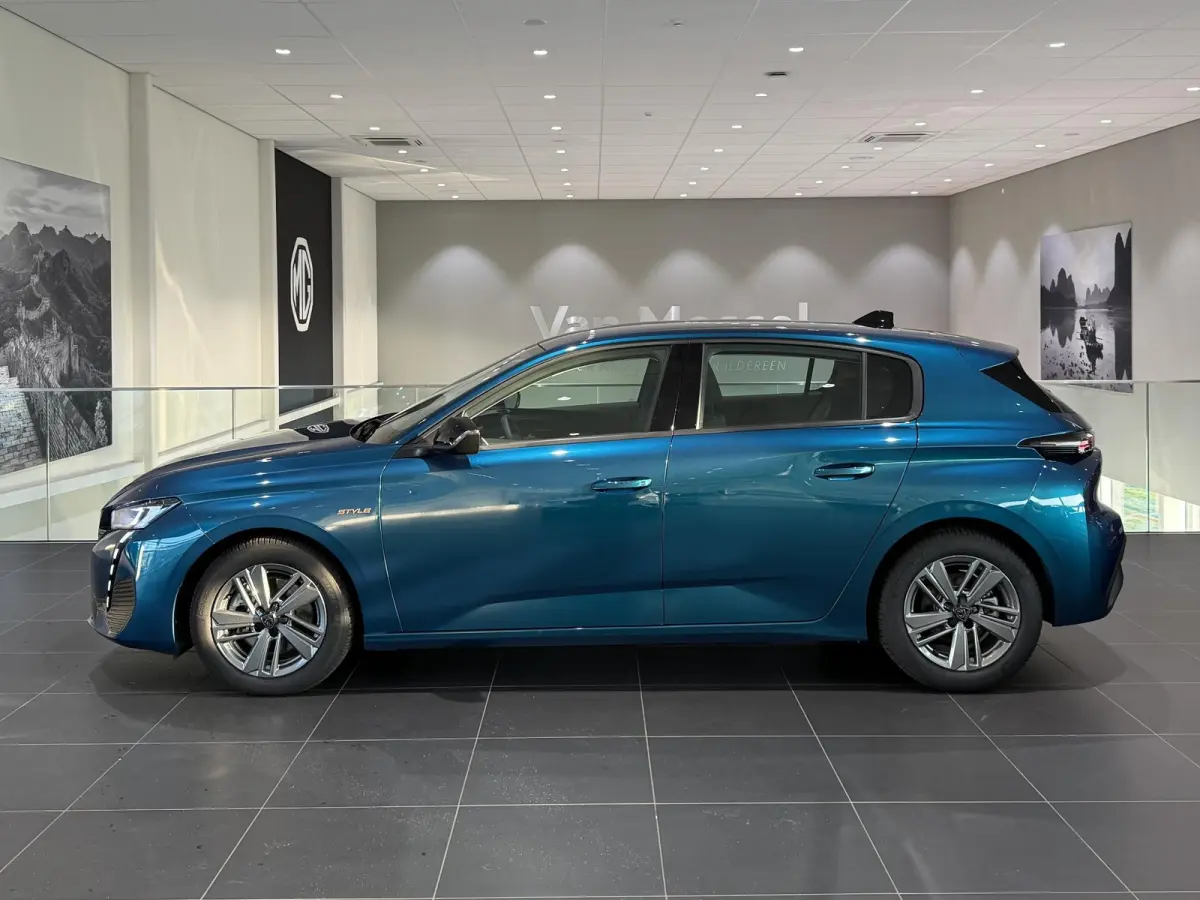 1.2 Hybrid 145 e-DCS6 Style | Automaat | Climate Control | Full Map Navigatie | Apple Carplay / Android Auto | Parkeersensoren Achter | Lichtmetalen Velgen 16"
