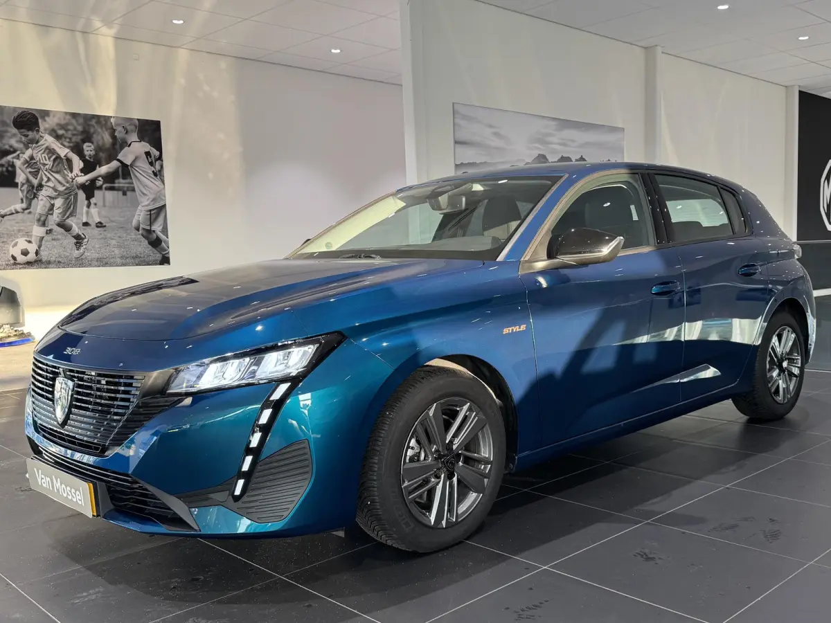1.2 Hybrid 145 e-DCS6 Style | Automaat | Climate Control | Full Map Navigatie | Apple Carplay / Android Auto | Parkeersensoren Achter | Lichtmetalen Velgen 16"