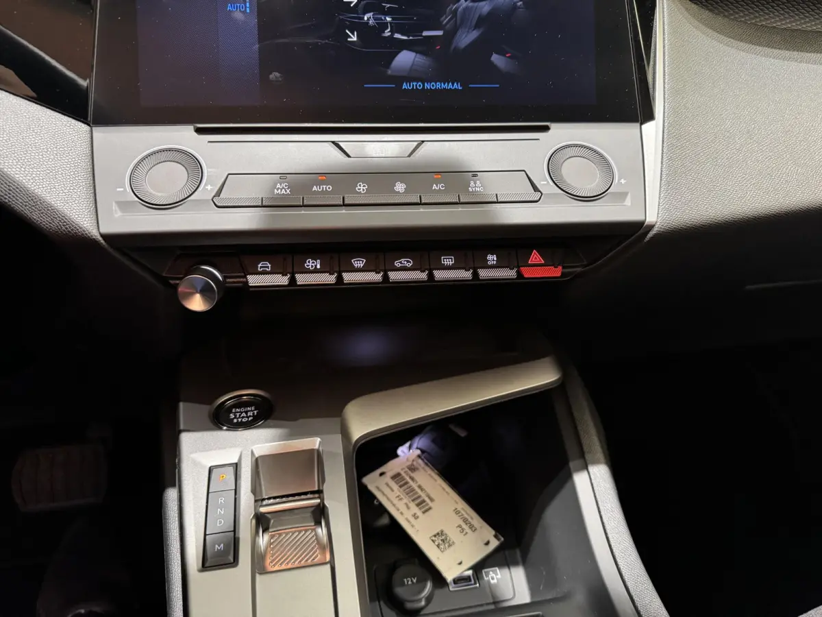 1.2 Hybrid 145 e-DCS6 Style | Automaat | Climate Control | Full Map Navigatie | Apple Carplay / Android Auto | Parkeersensoren Achter | Lichtmetalen Velgen 16"