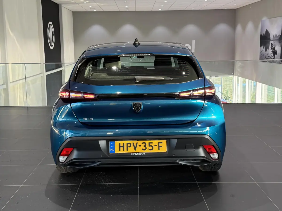 1.2 Hybrid 145 e-DCS6 Style | Automaat | Climate Control | Full Map Navigatie | Apple Carplay / Android Auto | Parkeersensoren Achter | Lichtmetalen Velgen 16"