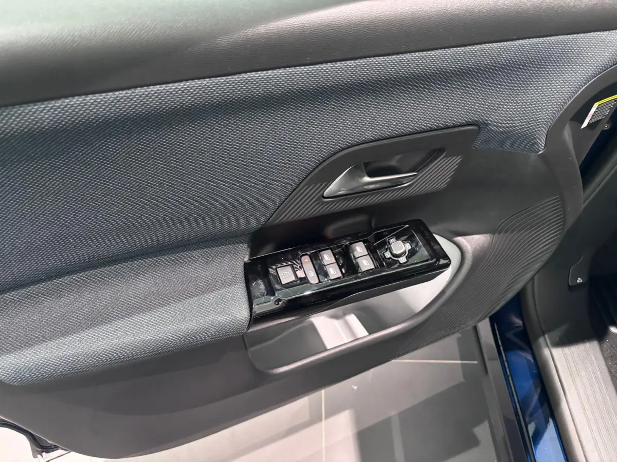 1.2 Hybrid 145 Max | Automaat | Climate Control | Full Map Navigatie | Apple Carplay / Android Auto | 360 Camera | Parkeersensoren | Bekleding Half Leder