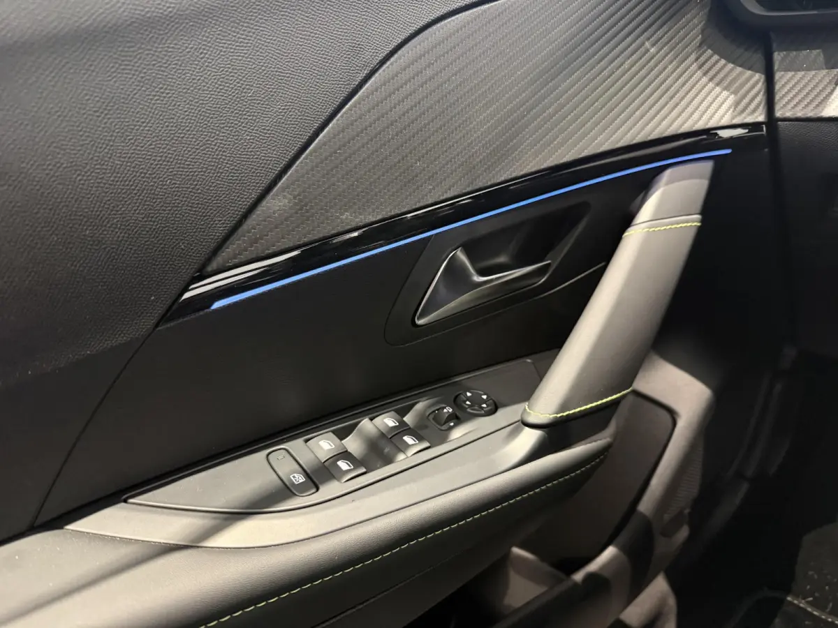 1.2 Hybrid 145 e-DCS6 GT | APPLE CARPLAY & ANDROID AUTO | CAMERA VOOR EN ACHTER | MASSAGE STOEL | STOELVERWARMING | DEMO AUTO |