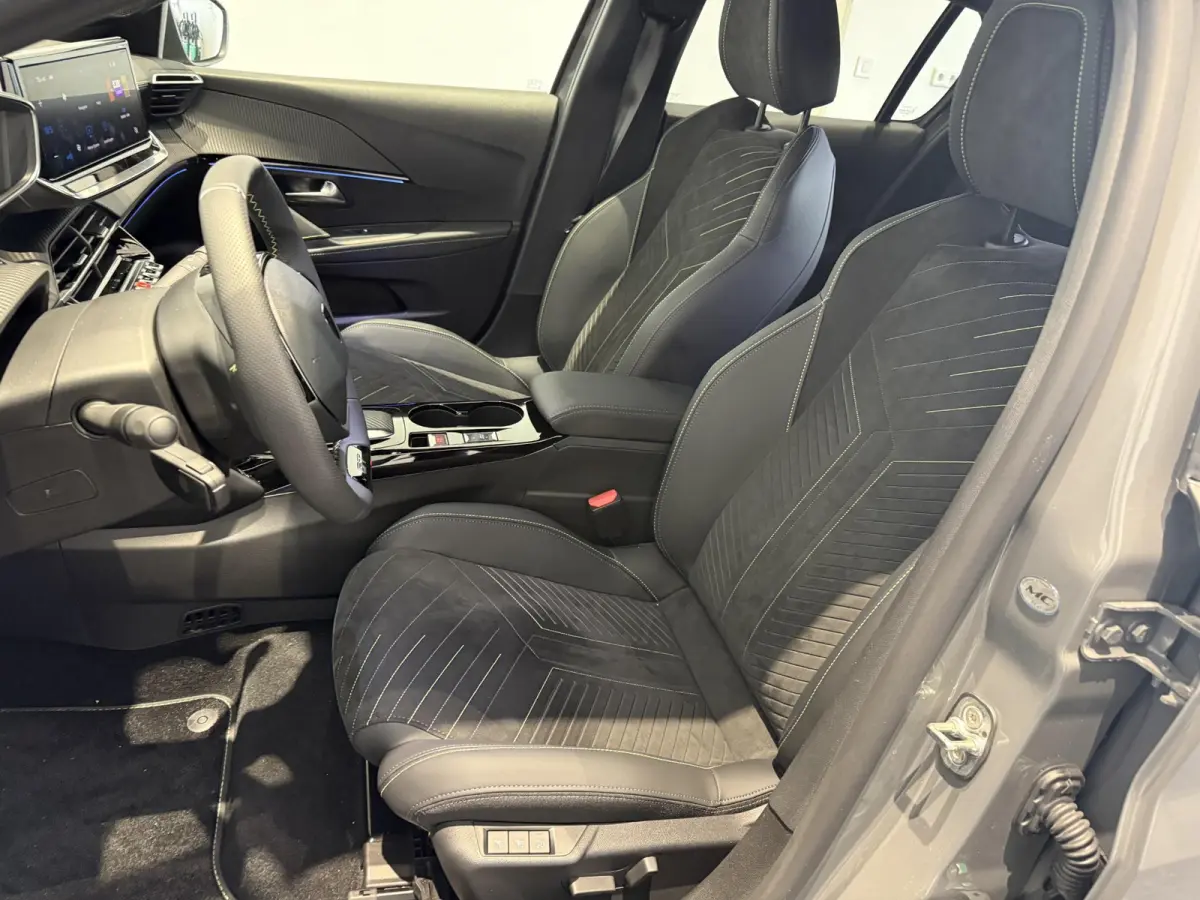 1.2 Hybrid 145 e-DCS6 GT | APPLE CARPLAY & ANDROID AUTO | CAMERA VOOR EN ACHTER | MASSAGE STOEL | STOELVERWARMING | DEMO AUTO |