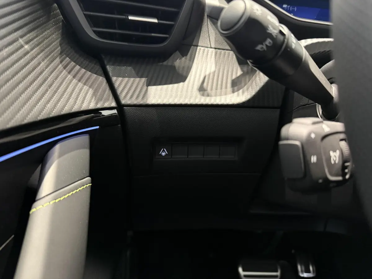 1.2 Hybrid 145 e-DCS6 GT | APPLE CARPLAY & ANDROID AUTO | CAMERA VOOR EN ACHTER | MASSAGE STOEL | STOELVERWARMING | DEMO AUTO |