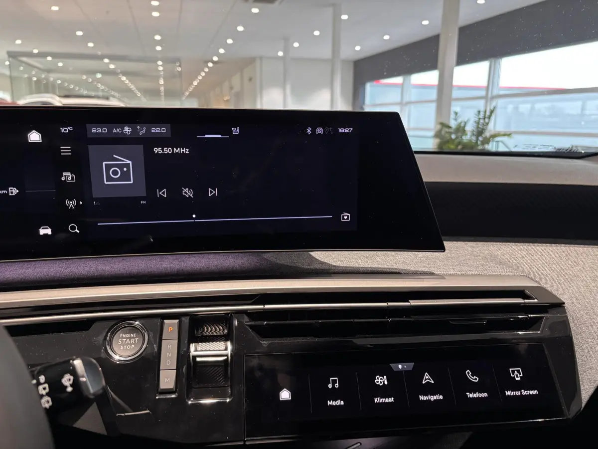 1.2 Hybrid 145 Allure 7 zitplaatsen Automaat | Climate Control | Full Map Navigatie | Apple Carplay / Android Auto | 360 Camera | Parkeersensoren | Bekleding Half Leder