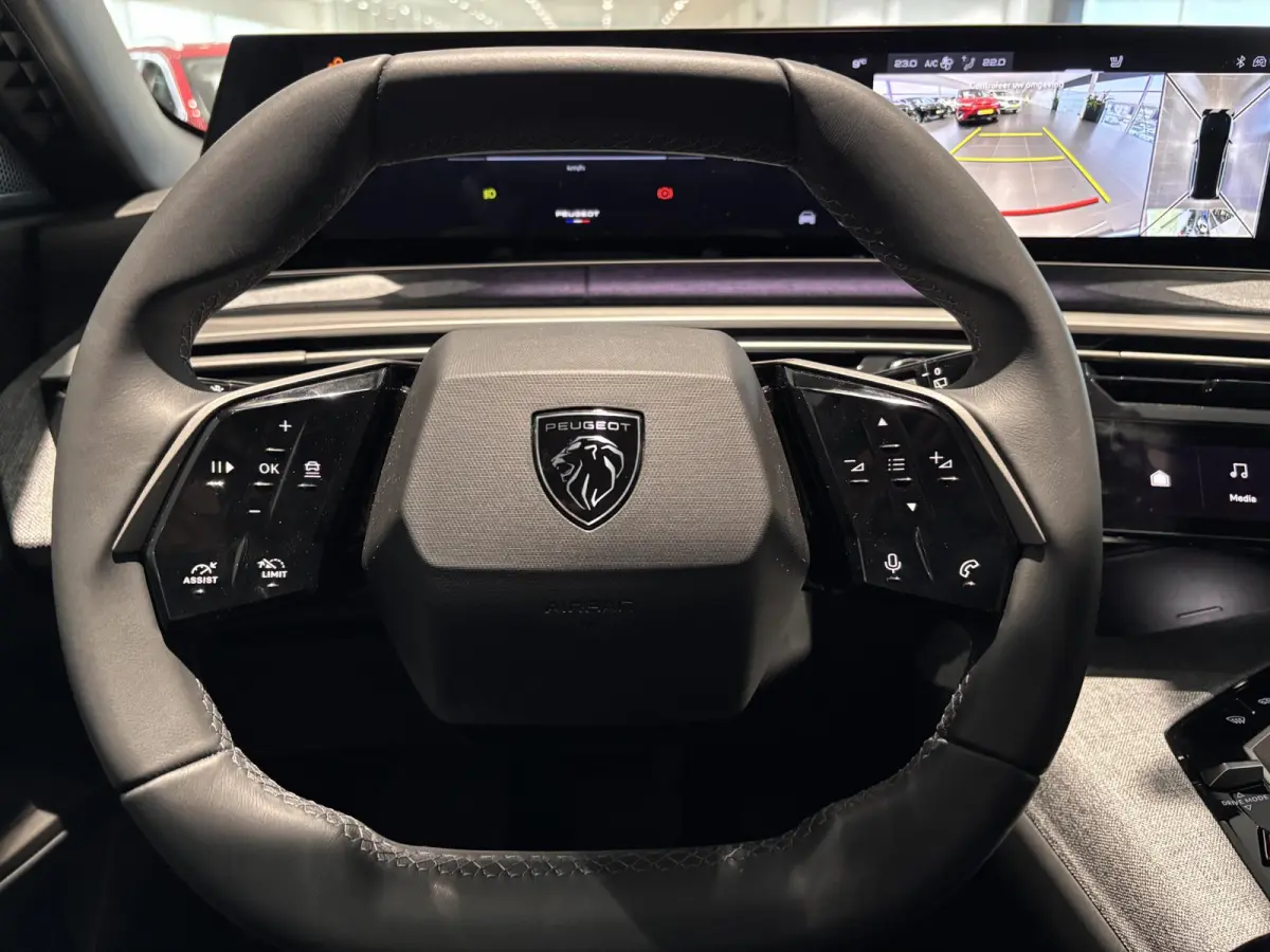 1.2 Hybrid 145 Allure 7 zitplaatsen Automaat | Climate Control | Full Map Navigatie | Apple Carplay / Android Auto | 360 Camera | Parkeersensoren | Bekleding Half Leder