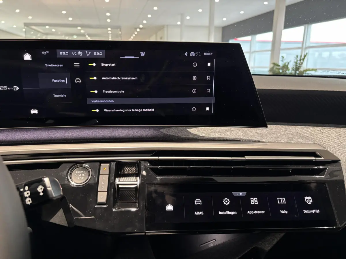 1.2 Hybrid 145 Allure 7 zitplaatsen Automaat | Climate Control | Full Map Navigatie | Apple Carplay / Android Auto | 360 Camera | Parkeersensoren | Bekleding Half Leder