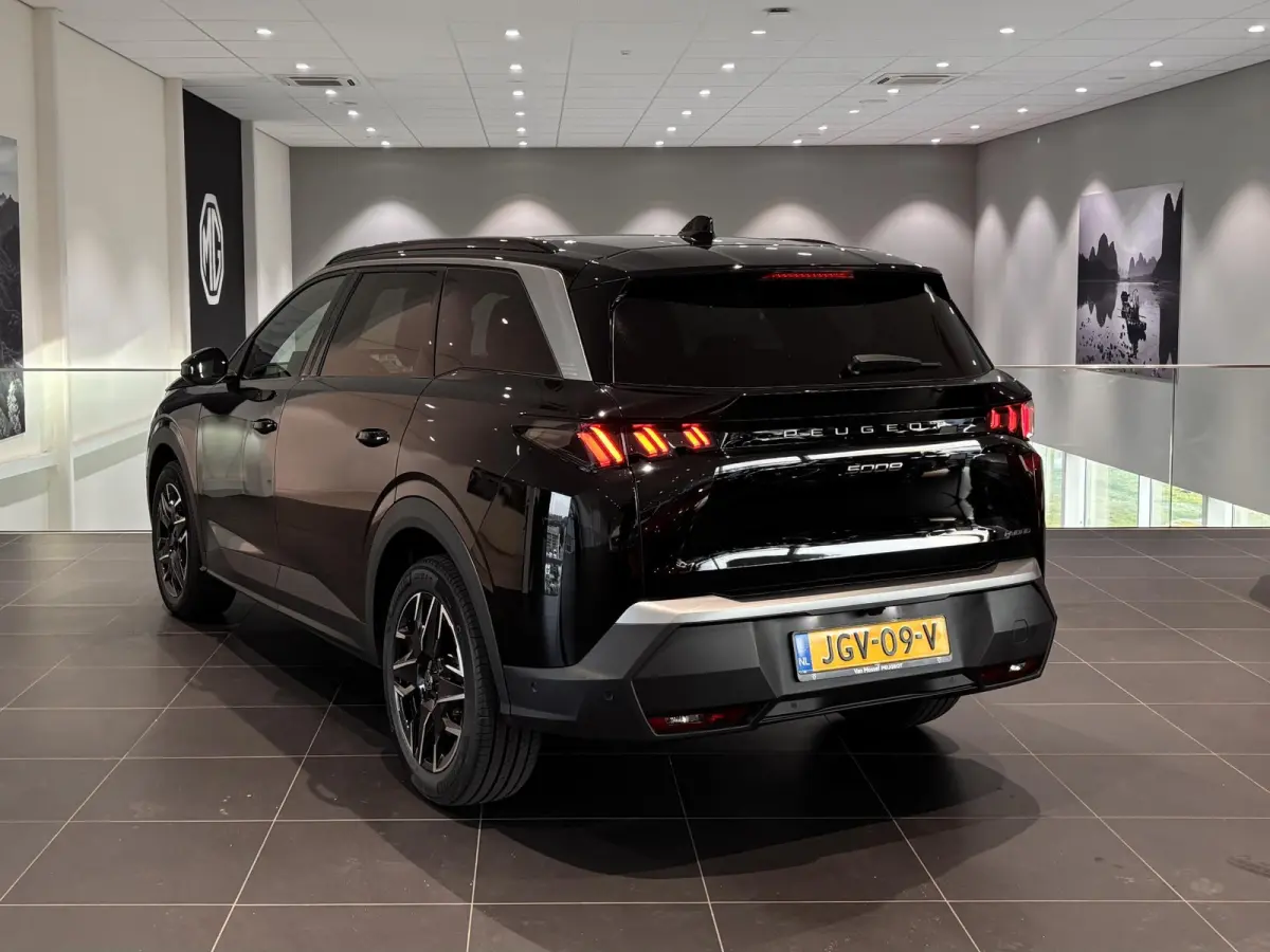 1.2 Hybrid 145 Allure 7 zitplaatsen Automaat | Climate Control | Full Map Navigatie | Apple Carplay / Android Auto | 360 Camera | Parkeersensoren | Bekleding Half Leder