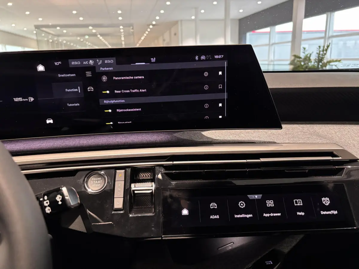 1.2 Hybrid 145 Allure 7 zitplaatsen Automaat | Climate Control | Full Map Navigatie | Apple Carplay / Android Auto | 360 Camera | Parkeersensoren | Bekleding Half Leder