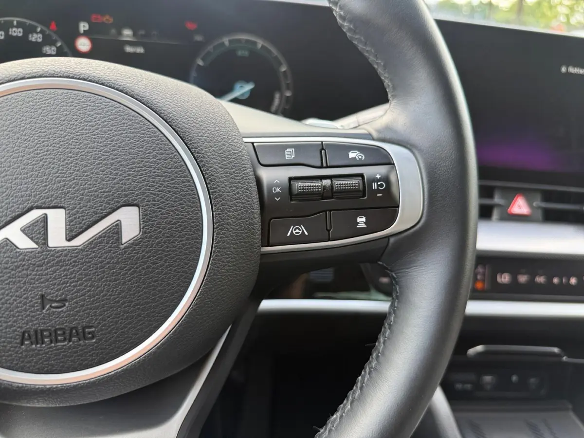 1.6 T-GDi PHEV DynamicPlusLine | Airco | Navi | 360 Camera | LM Velgen | Panoramadak | Stoelverwarming | Stuurverwarming |