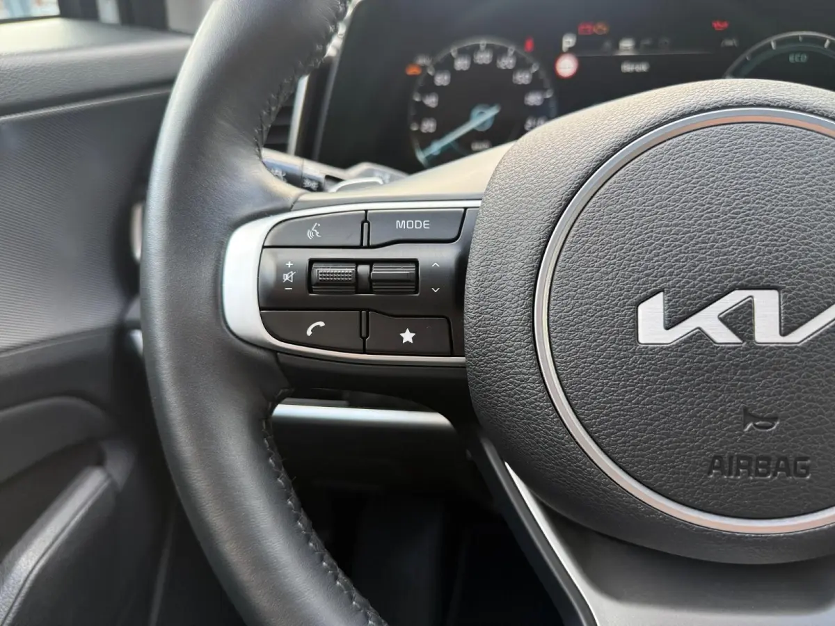 1.6 T-GDi PHEV DynamicPlusLine | Airco | Navi | 360 Camera | LM Velgen | Panoramadak | Stoelverwarming | Stuurverwarming |