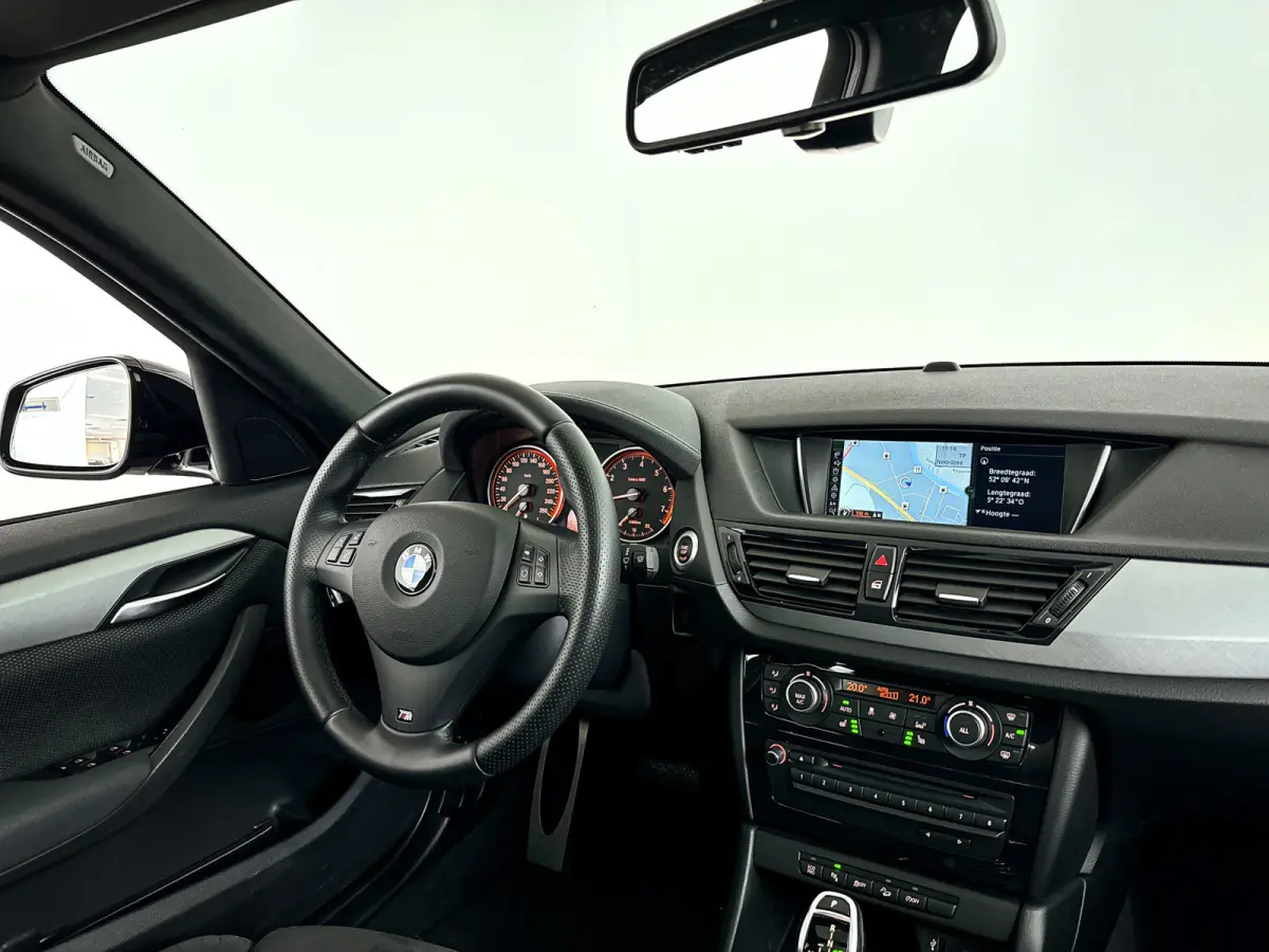 xDrive28i High Executive | Panoramadak | Park assist | Cruise control