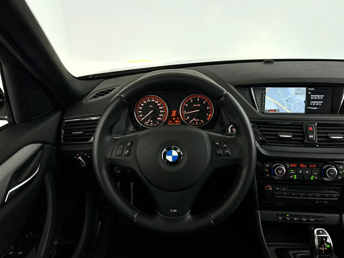 xDrive28i High Executive | Panoramadak | Park assist | Cruise control