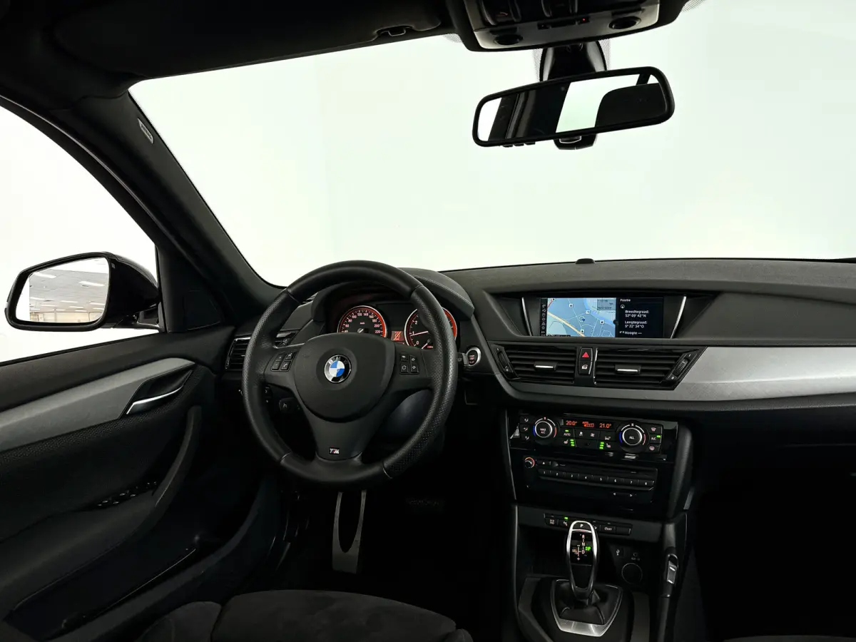 xDrive28i High Executive | Panoramadak | Park assist | Cruise control