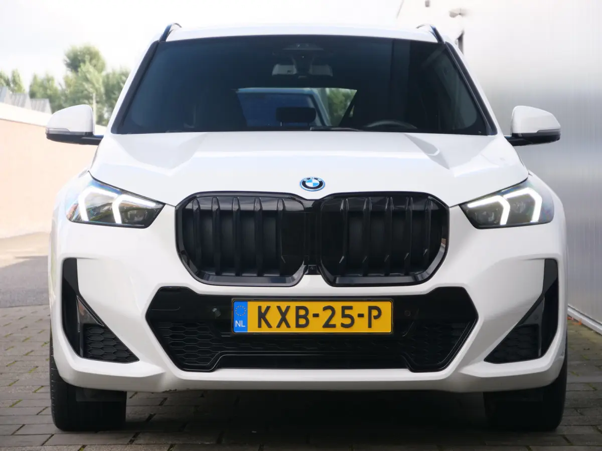 xDrive25e M-Sport Pro 245 Pk Automaat Navi / DAB / Apple Carplay / Camera's / Stoelverwarming