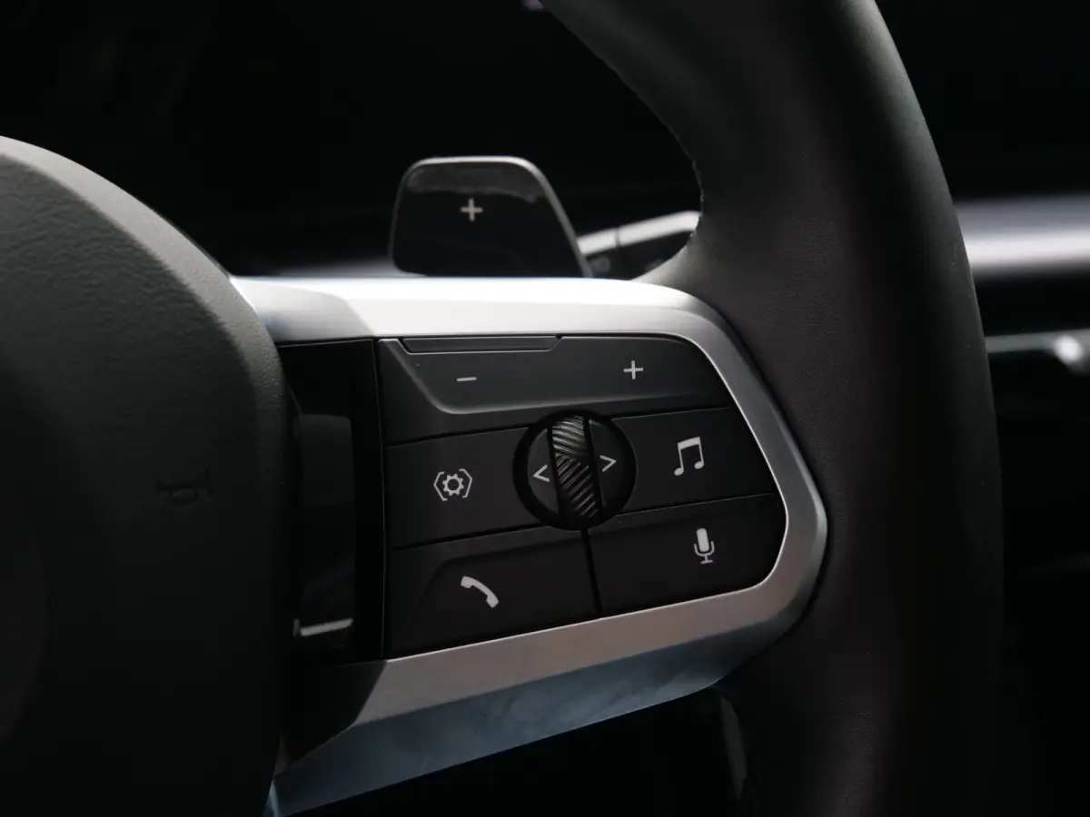 xDrive25e M-Sport Pro 245 Pk Automaat Navi / DAB / Apple Carplay / Camera's / Stoelverwarming