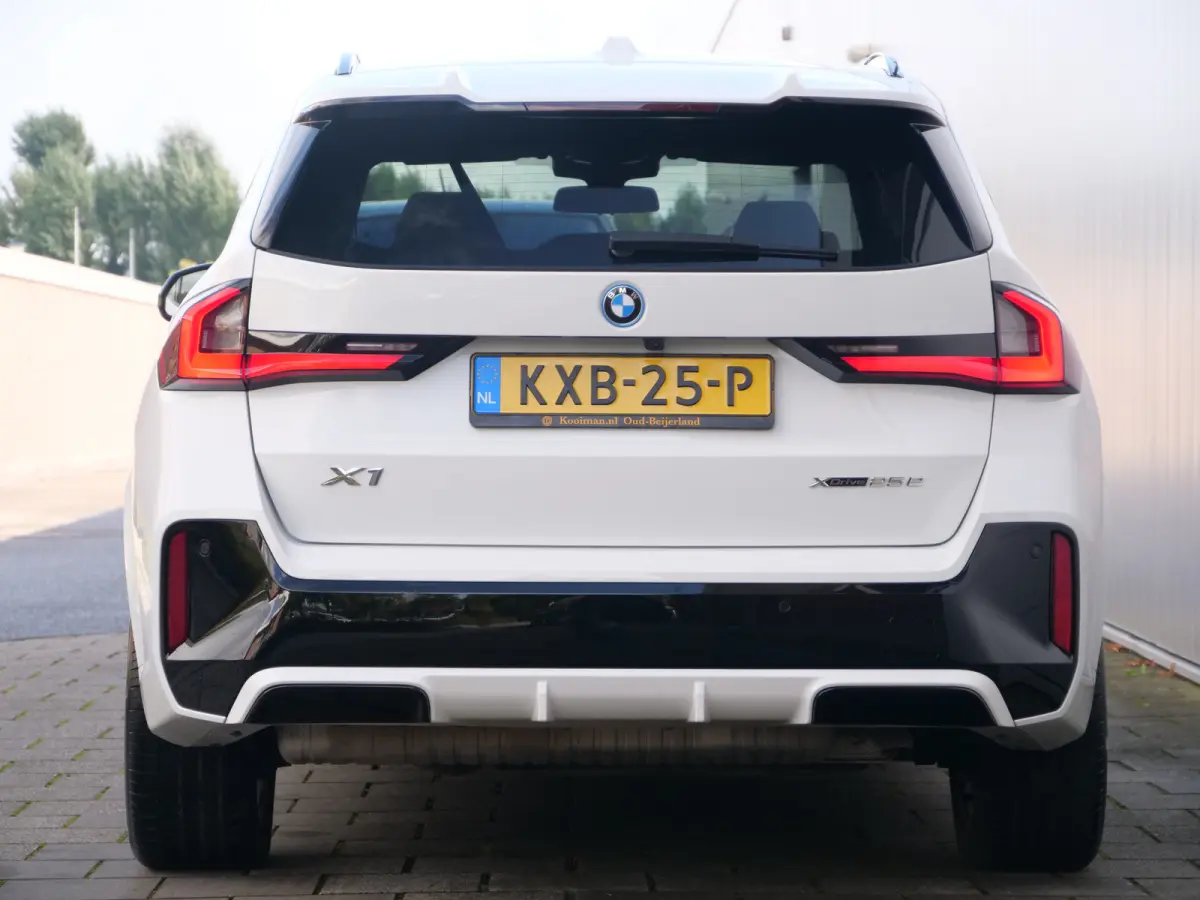xDrive25e M-Sport Pro 245 Pk Automaat Navi / DAB / Apple Carplay / Camera's / Stoelverwarming