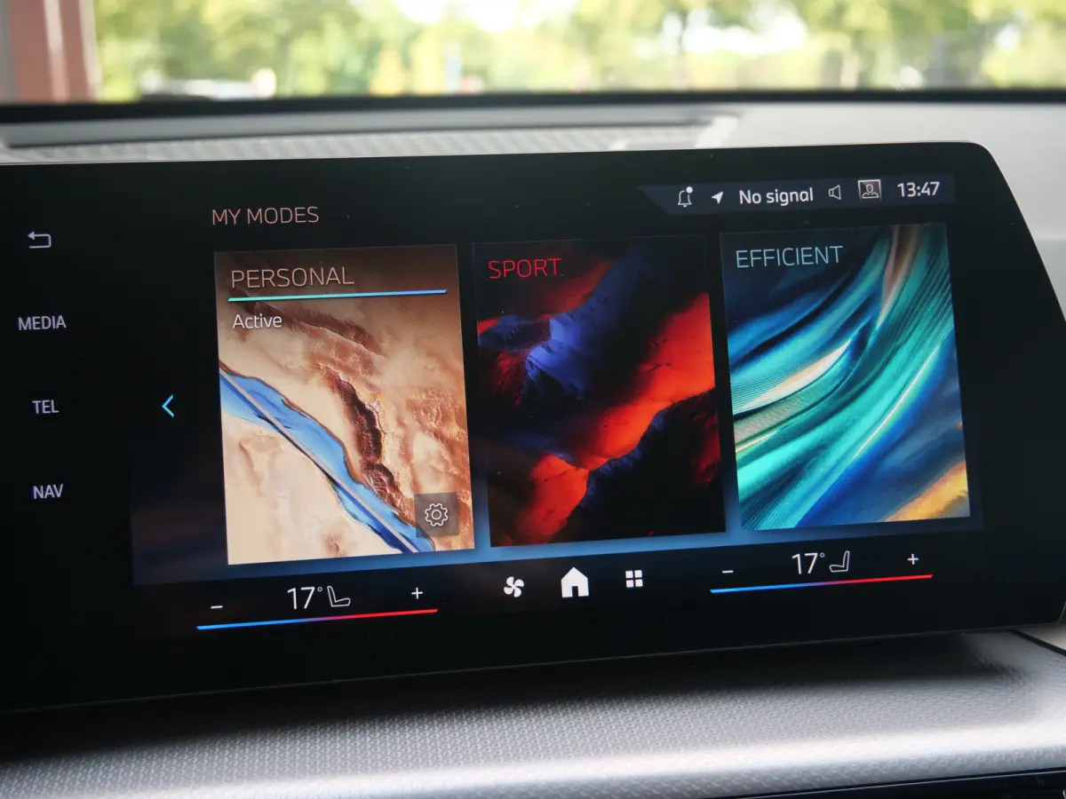 xDrive25e M-Sport Pro 245 Pk Automaat Navi / DAB / Apple Carplay / Camera's / Stoelverwarming