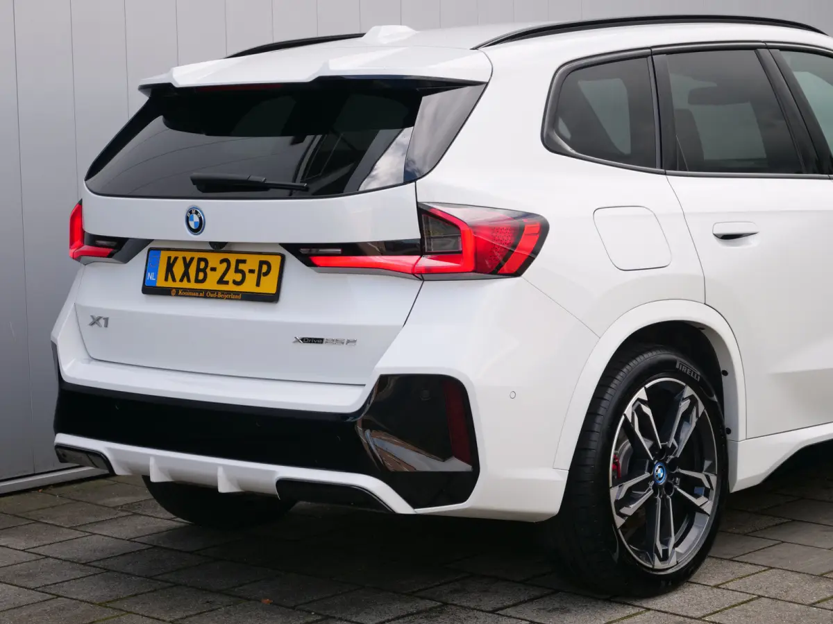 xDrive25e M-Sport Pro 245 Pk Automaat Navi / DAB / Apple Carplay / Camera's / Stoelverwarming