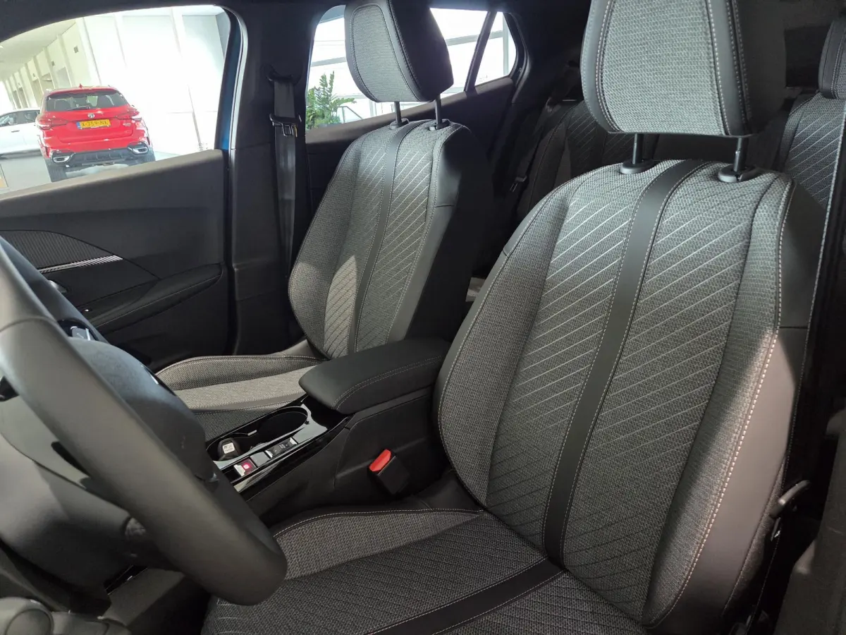 1.2 Hybrid 136 Allure | Adaptive cruise control | Achteruitrijcamera | Apple Carplay / Android Auto | Navigatie