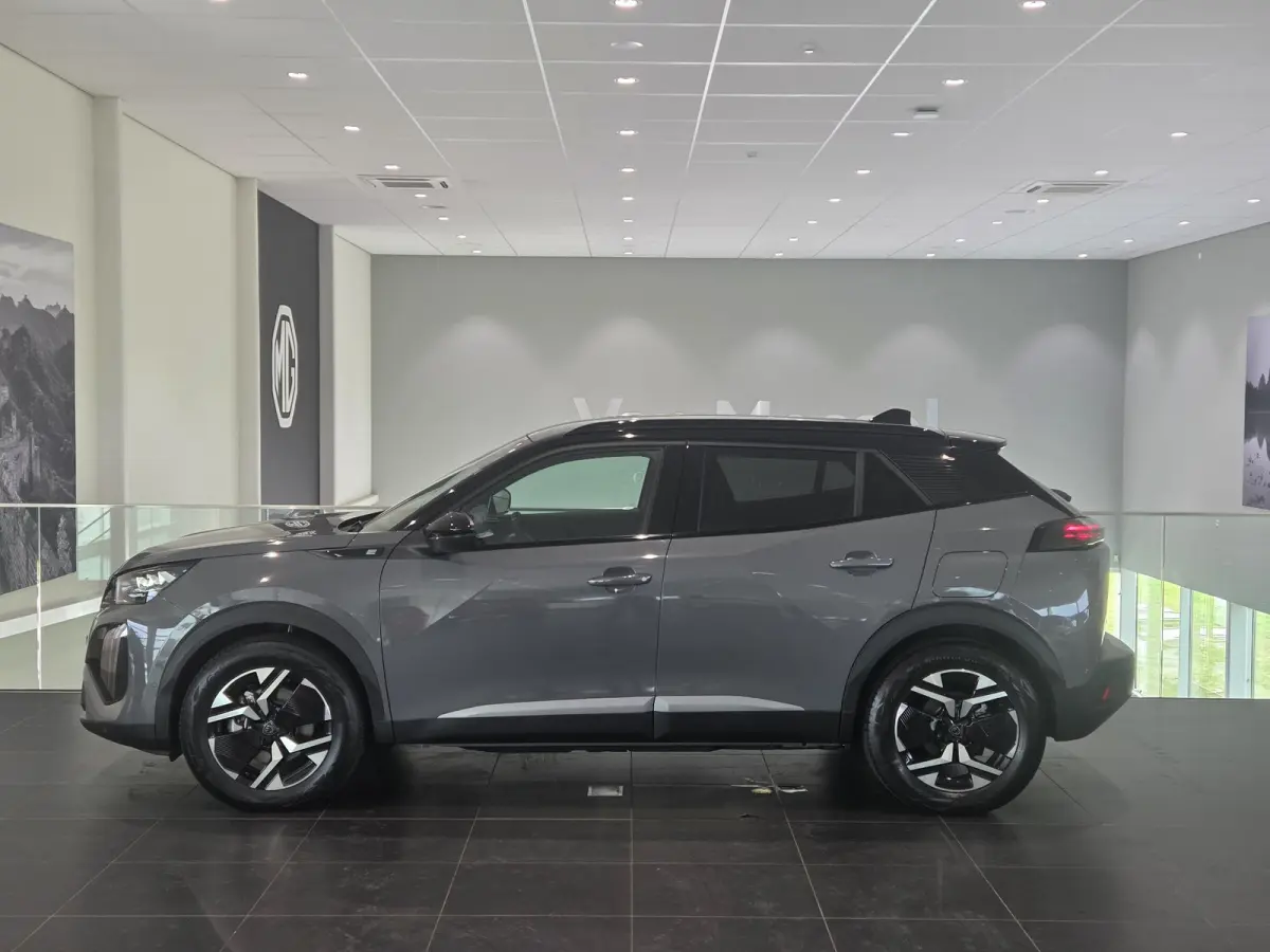 EV GT 54 kWh | ALCANTARA EXCLUSIVE INTERIEUR | VISION PACK | PEUGEOT I CONNECT PACK | ADVANCED NAVIGATION PACK |