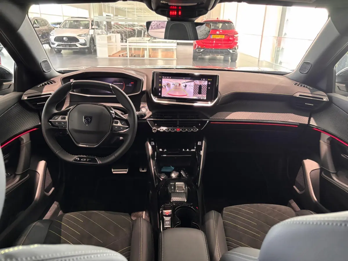EV GT 54 kWh | ALCANTARA EXCLUSIVE INTERIEUR | VISION PACK | PEUGEOT I CONNECT PACK | ADVANCED NAVIGATION PACK |