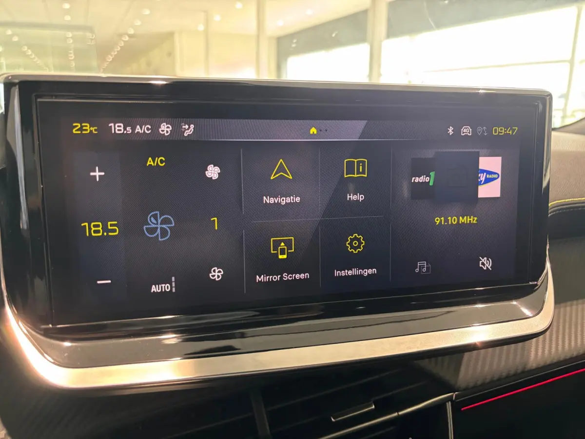 EV GT 54 kWh | ALCANTARA EXCLUSIVE INTERIEUR | VISION PACK | PEUGEOT I CONNECT PACK | ADVANCED NAVIGATION PACK |