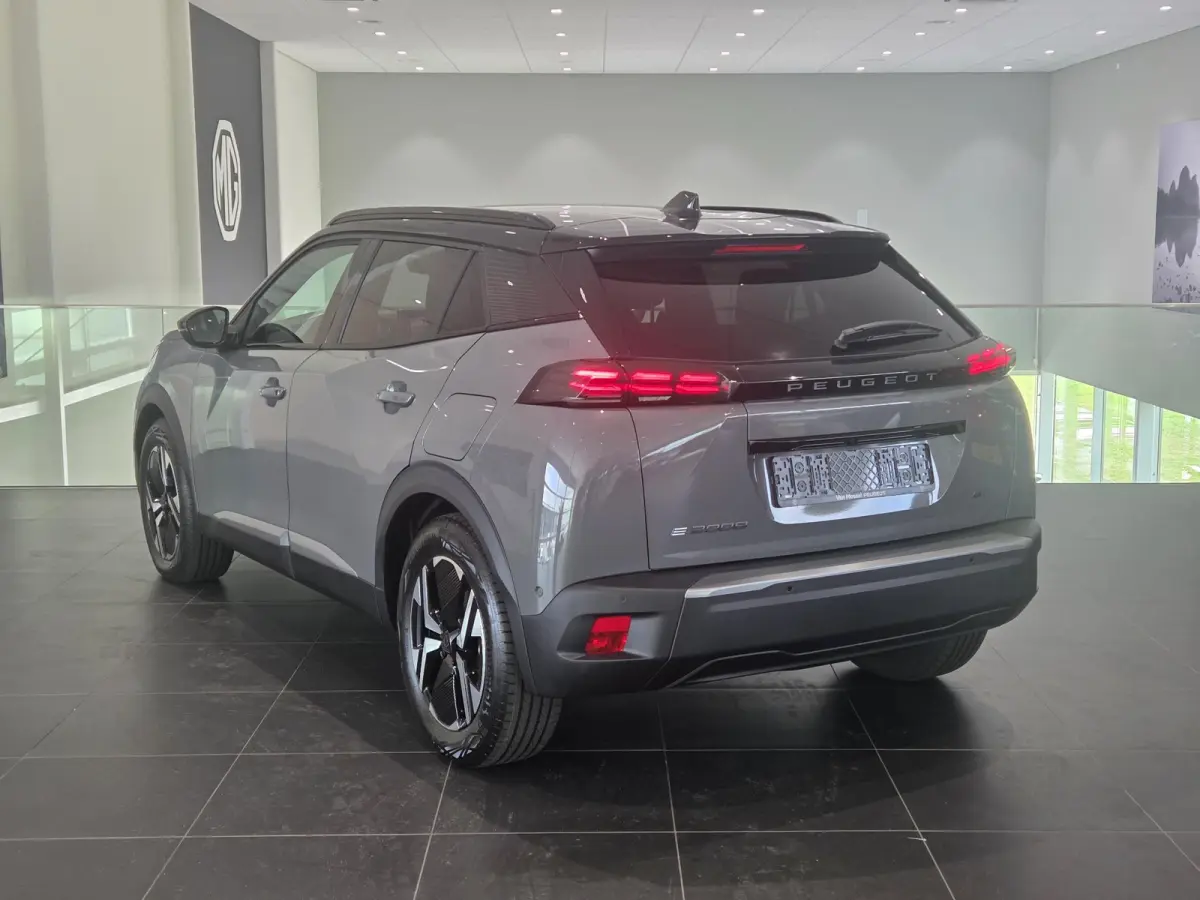 EV GT 54 kWh | ALCANTARA EXCLUSIVE INTERIEUR | VISION PACK | PEUGEOT I CONNECT PACK | ADVANCED NAVIGATION PACK |