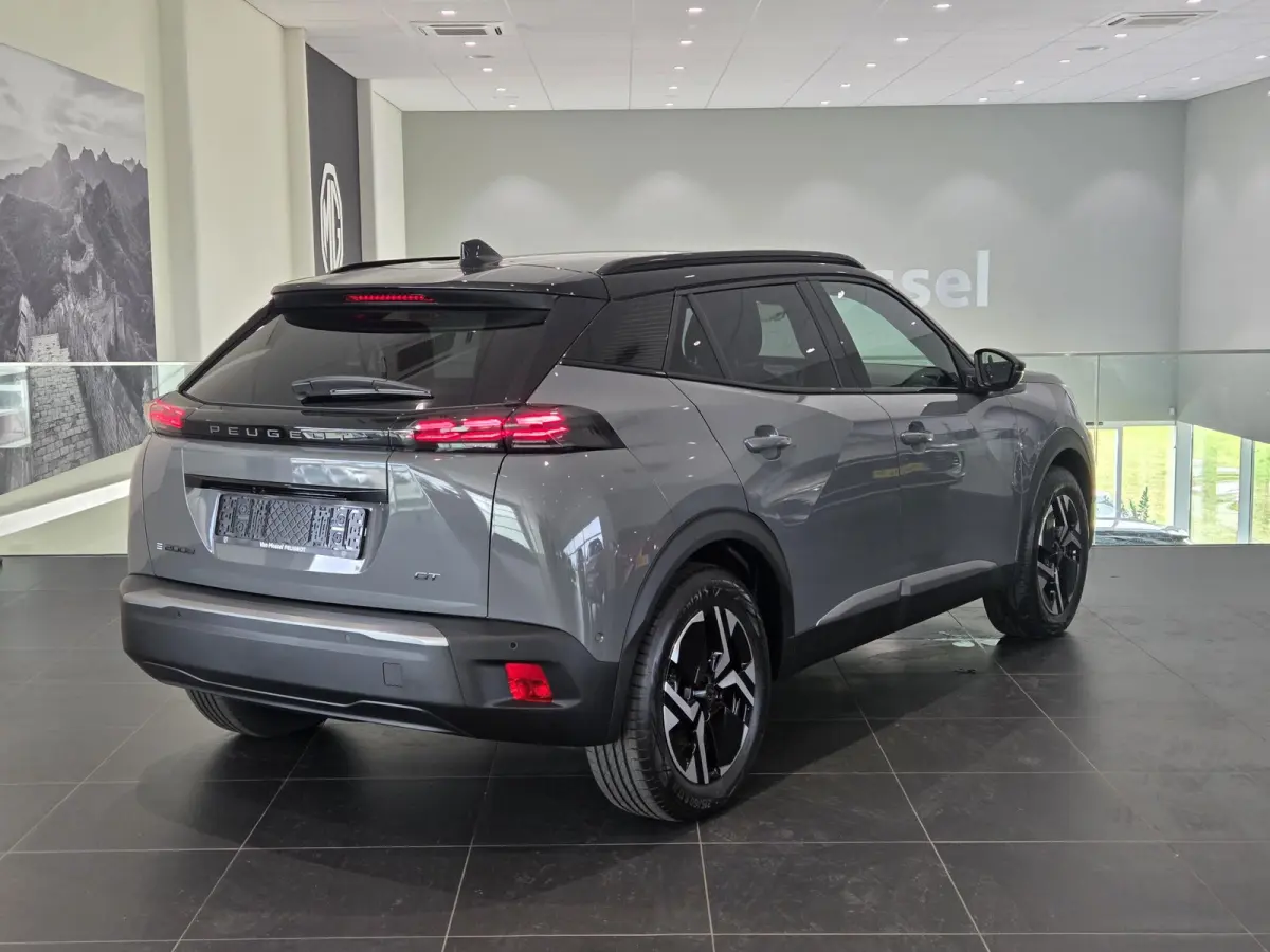 EV GT 54 kWh | ALCANTARA EXCLUSIVE INTERIEUR | VISION PACK | PEUGEOT I CONNECT PACK | ADVANCED NAVIGATION PACK |