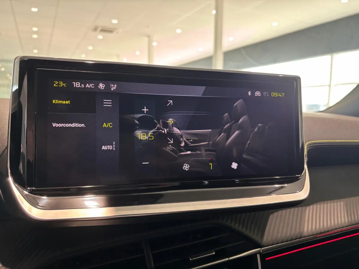 EV GT 54 kWh | ALCANTARA EXCLUSIVE INTERIEUR | VISION PACK | PEUGEOT I CONNECT PACK | ADVANCED NAVIGATION PACK |