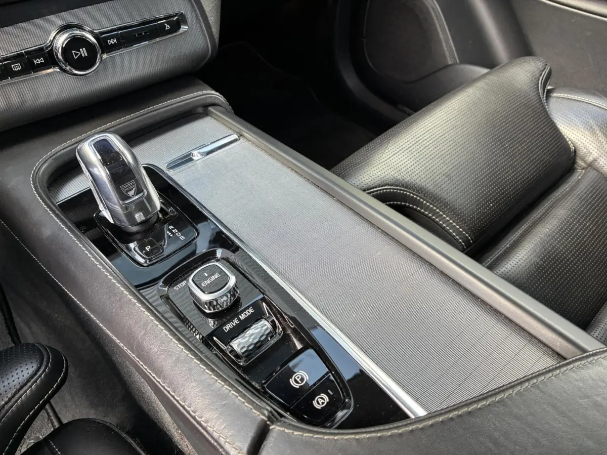 2.0 T8 Twin Engine AWD Autom 7 Persoons Leer Panodak Cruise Carplay Camera NL Auto Dealer Onderhouden eerste Eigenaar Perfecte Staat 2015
