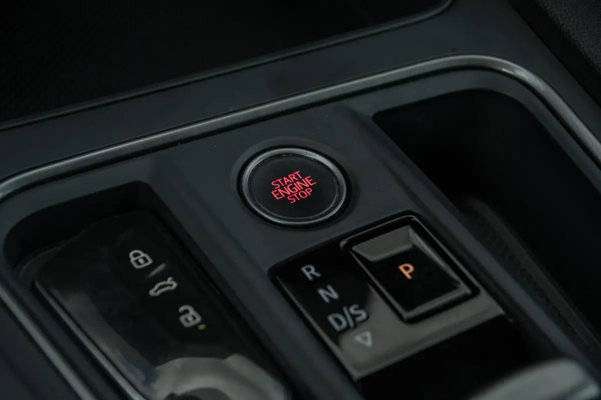 1.4 e-Hybrid VZ Performance|DAB|19''|Camera